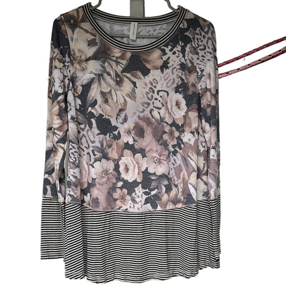 Graphic Pink and Gray Long Sleeve Blouse